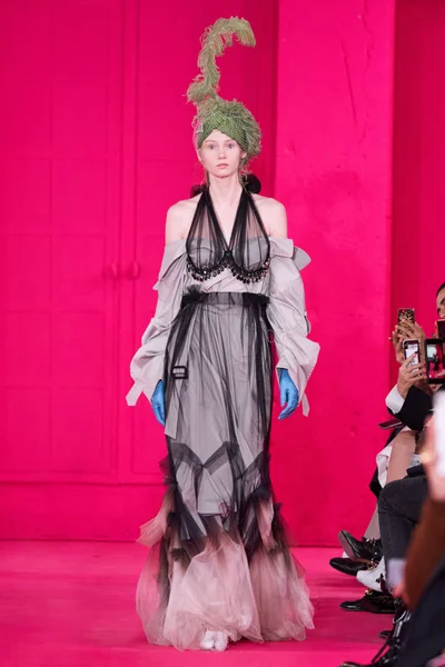 Look 25